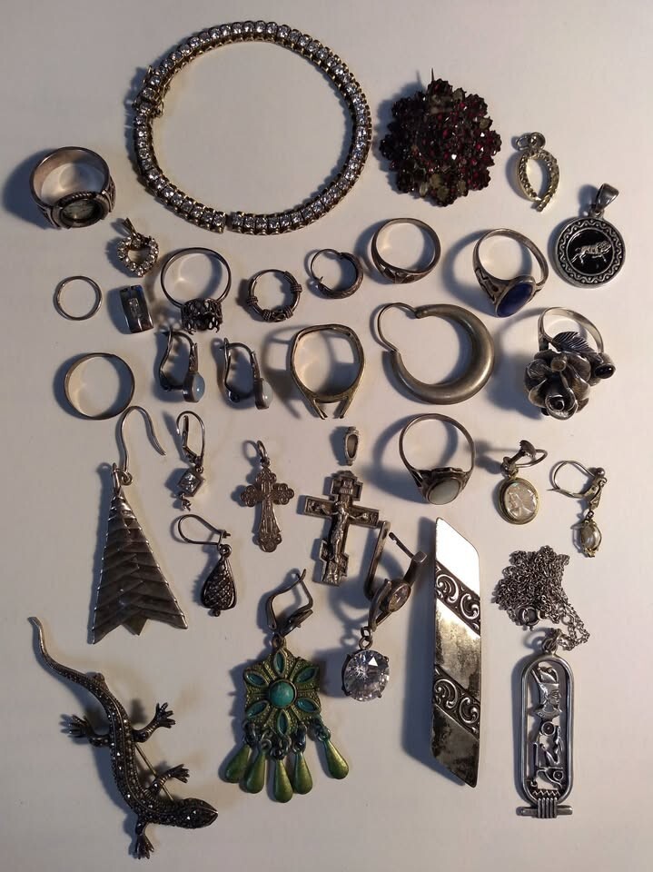 BIG LOT OF SCRAP 925/835 STERLING SILVER JEWELRY: CRAFT, REPAIR OR WEAR, 121 GR.