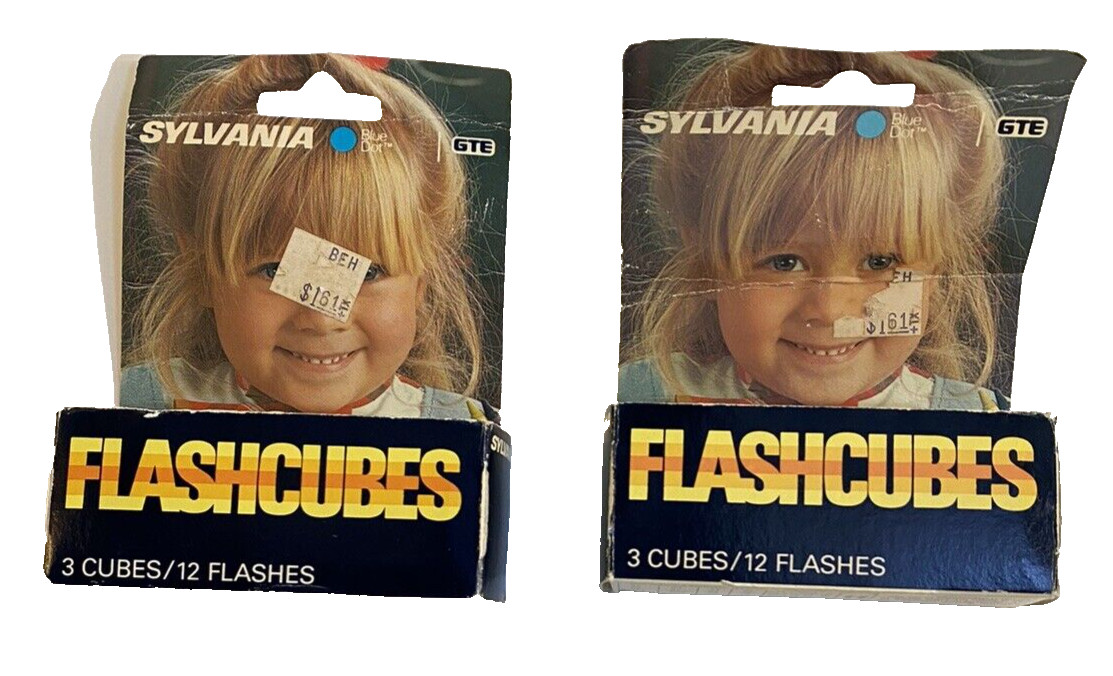 Vintage Sylvania Flashcubes 1970's Flash Photography Blue Dot6 Cubes 21 Flashes