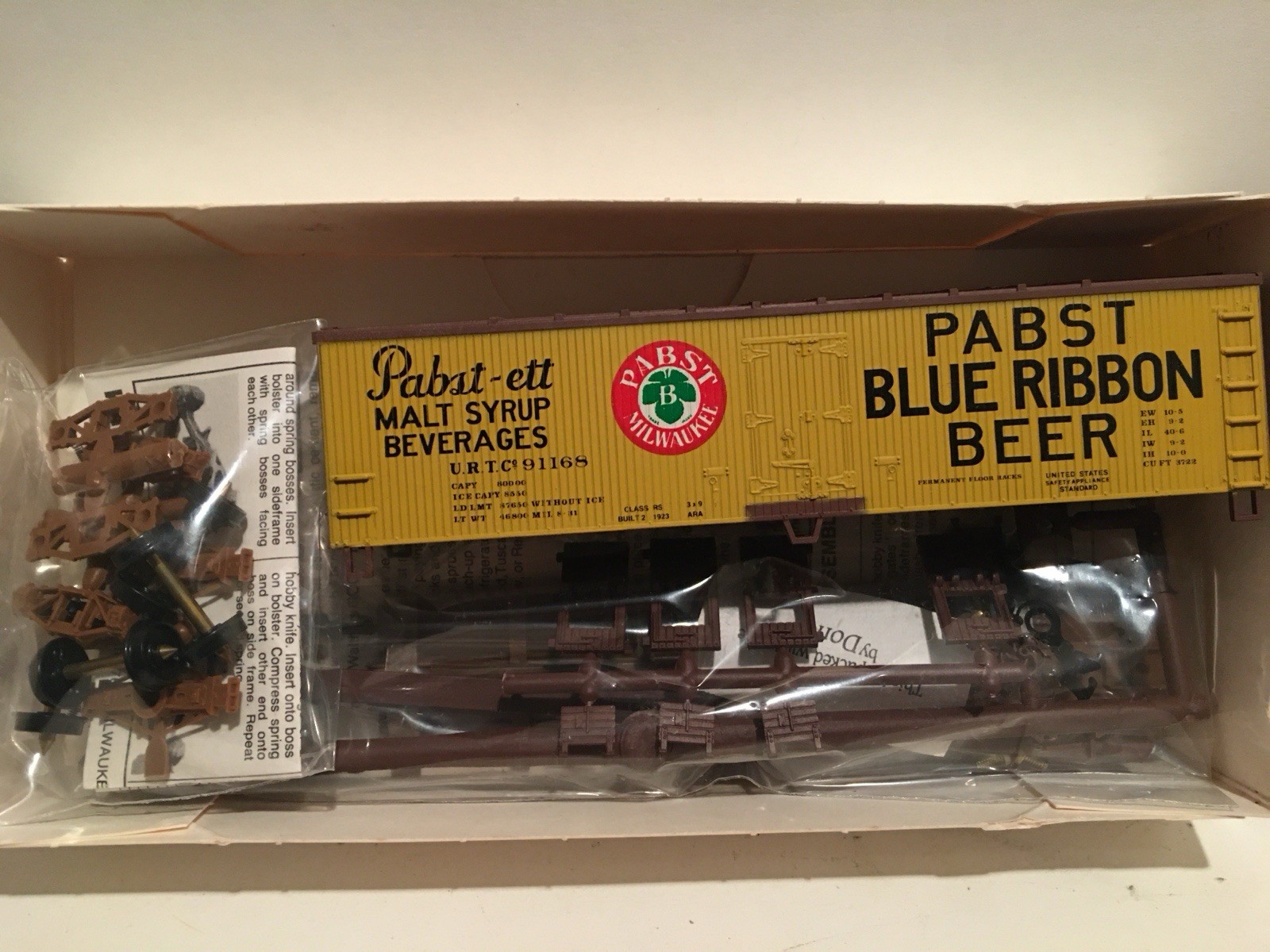 HO Walthers 932-2464 Pabst 40’ DS Wood Reefer Boxcar Unassembled Kit