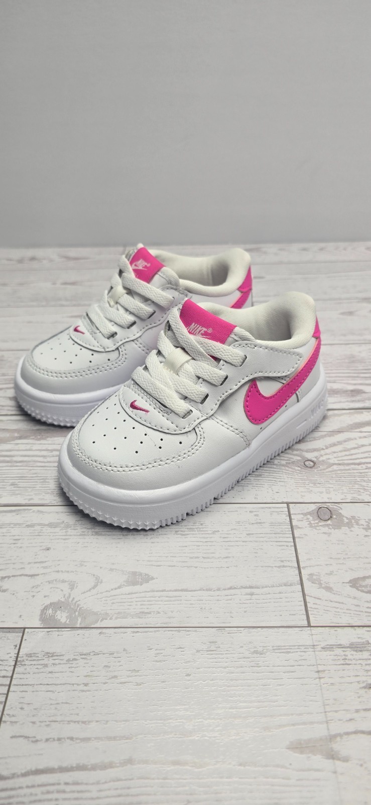 Nike Force 1 Low Toddler White / Fuchsia Shoe Size 6C NEW
