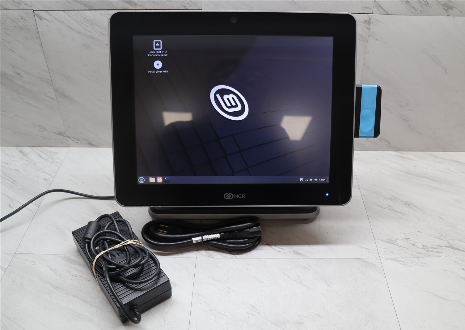 NCR RealPOS XR7 Touch POS Terminal G1820TE 2.20GHz 8GB 7702-2515-8801 w/ Adapter