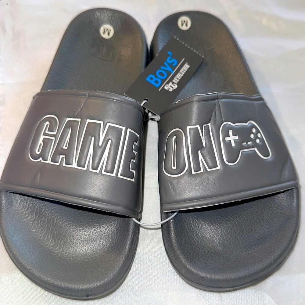 NWT Boys Slam Dunk Basketball Sandal Slides Shoes Size M 13/1
