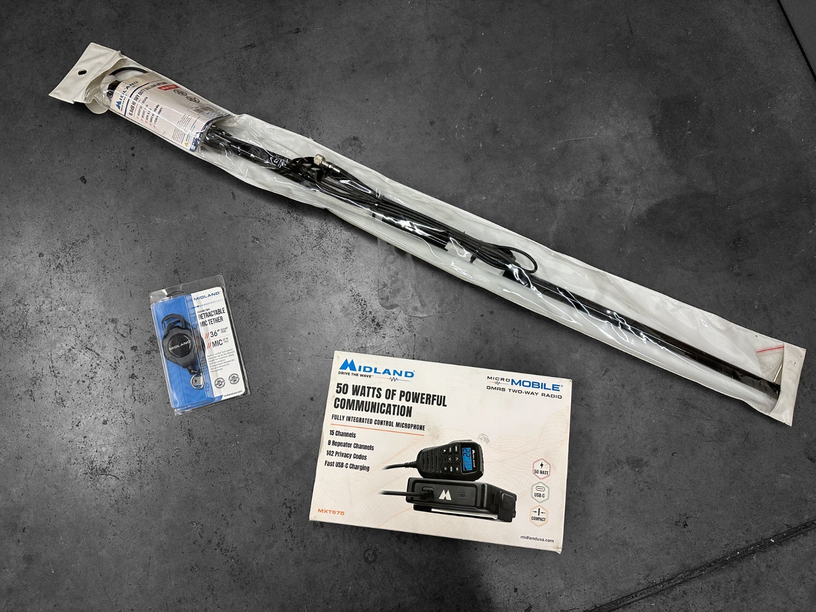 Midland MXT575 MicroMobile GMRS Two Way Radio, Highland Tall 6.6 dB Gain Antenna