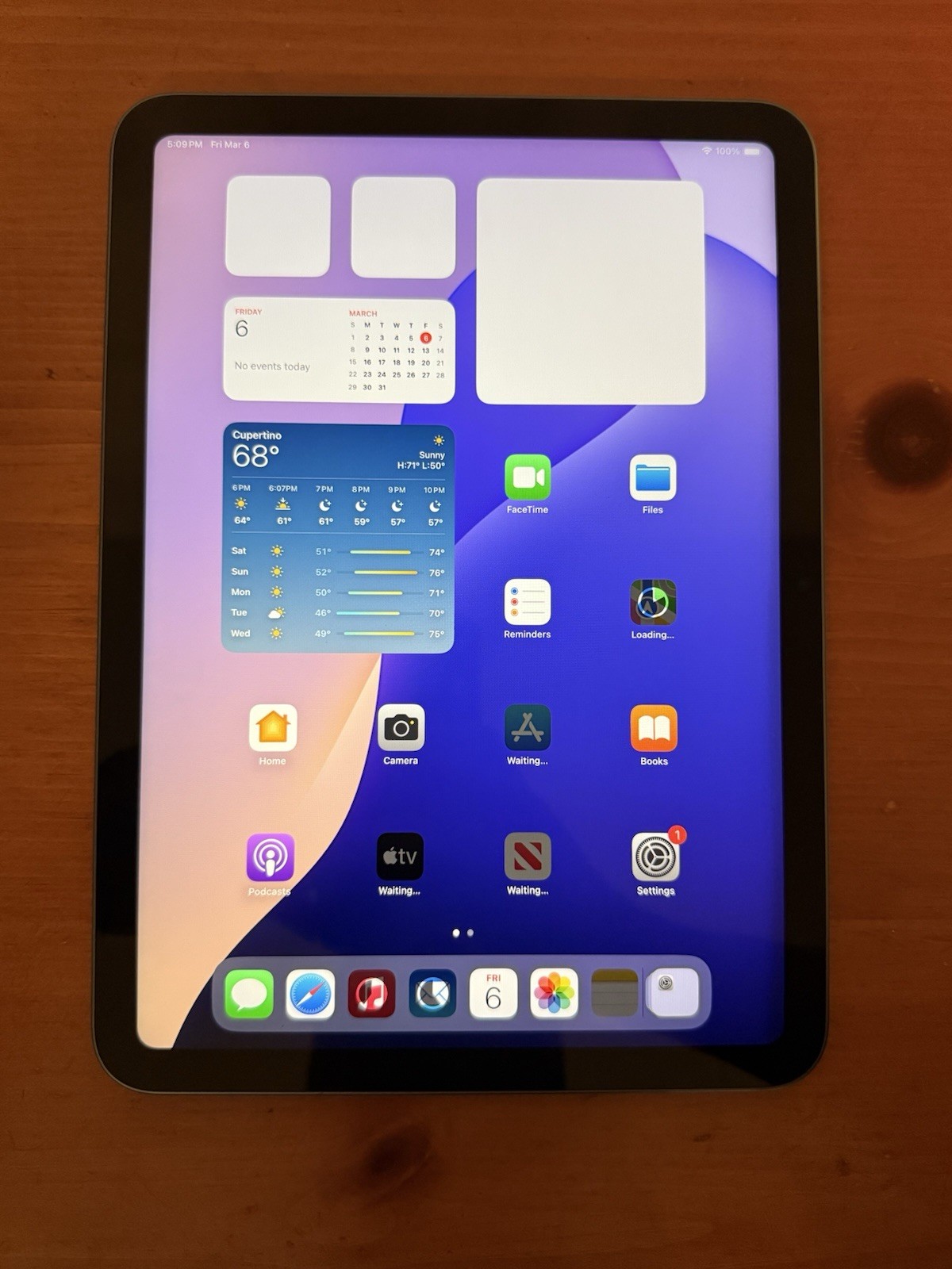 Apple iPad 10th Generation 64GB Wi-Fi 10.9 in - Blue