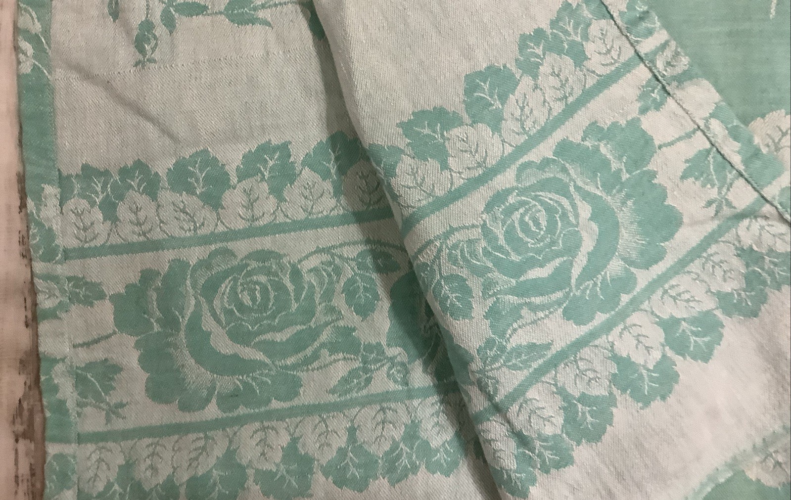 VINTAGE TABLECLOTH FLORAL 52/70” Reversible