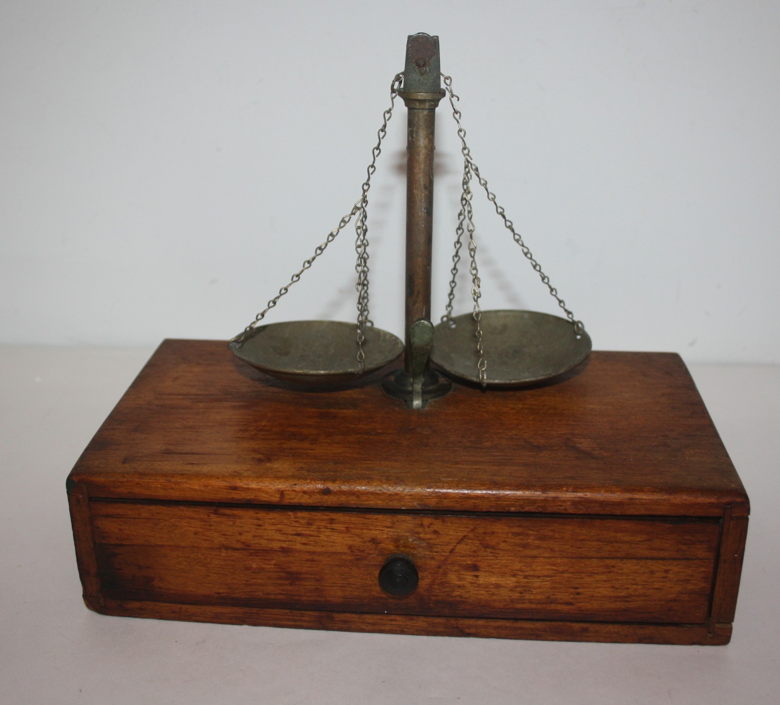 Antique Wood Apothecary Druggist Jeweler Scale With Drawer
