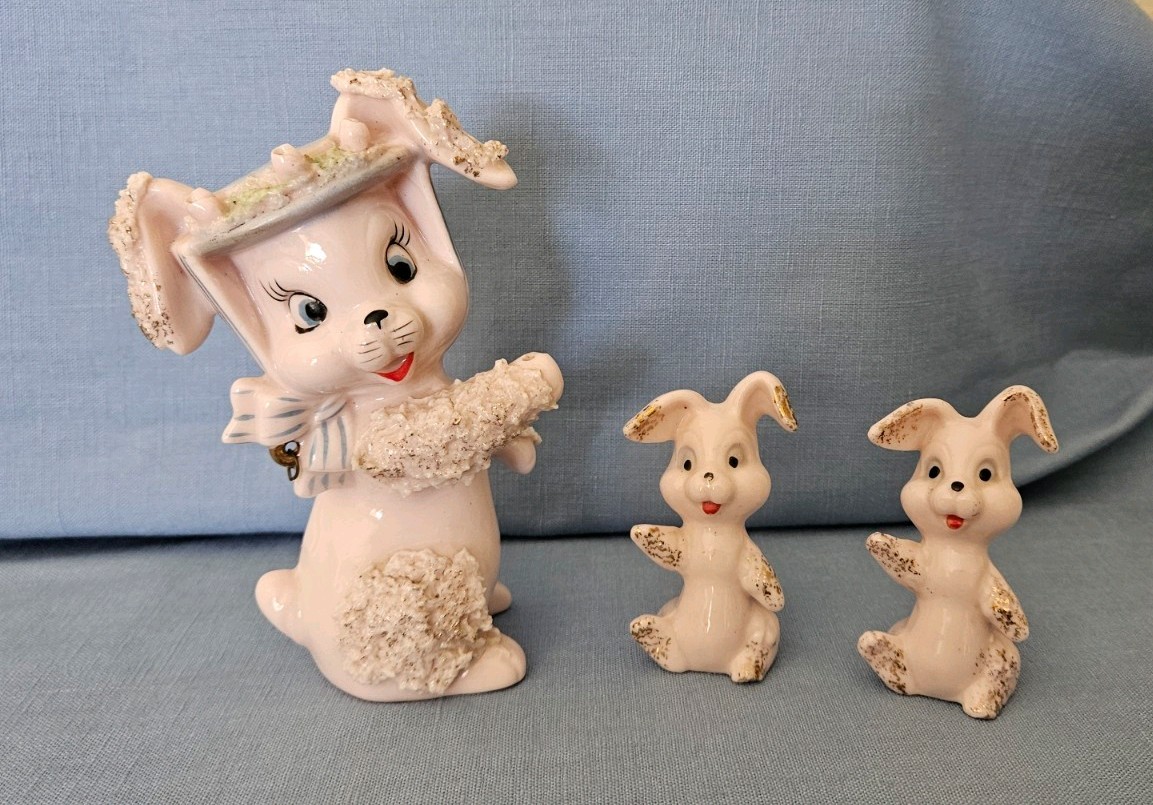 Vintage Bunny Rabbit Mom with 2 Babies Pink 