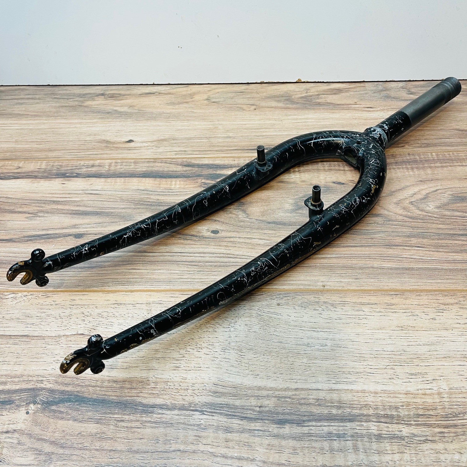 Vintage 90s 1-inch Threaded Rigid MTB Fork 26 135mm Steerer Black Splatter