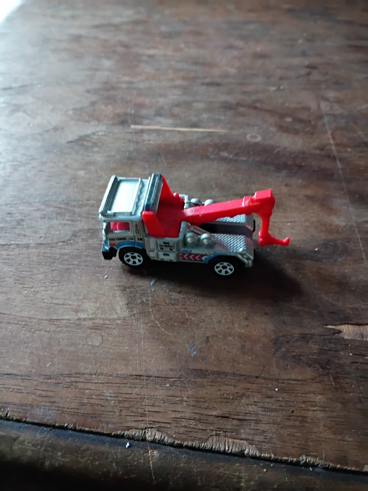 2013 Matchbox: Urban Tow Truck. Gray 