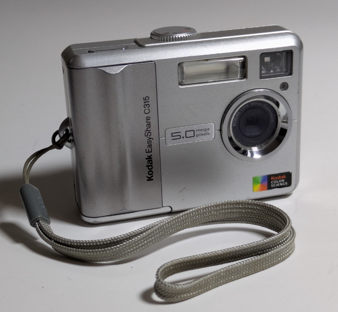 Kodak EasyShare Digital Camera C315 5.0MP Silver + Case Tested