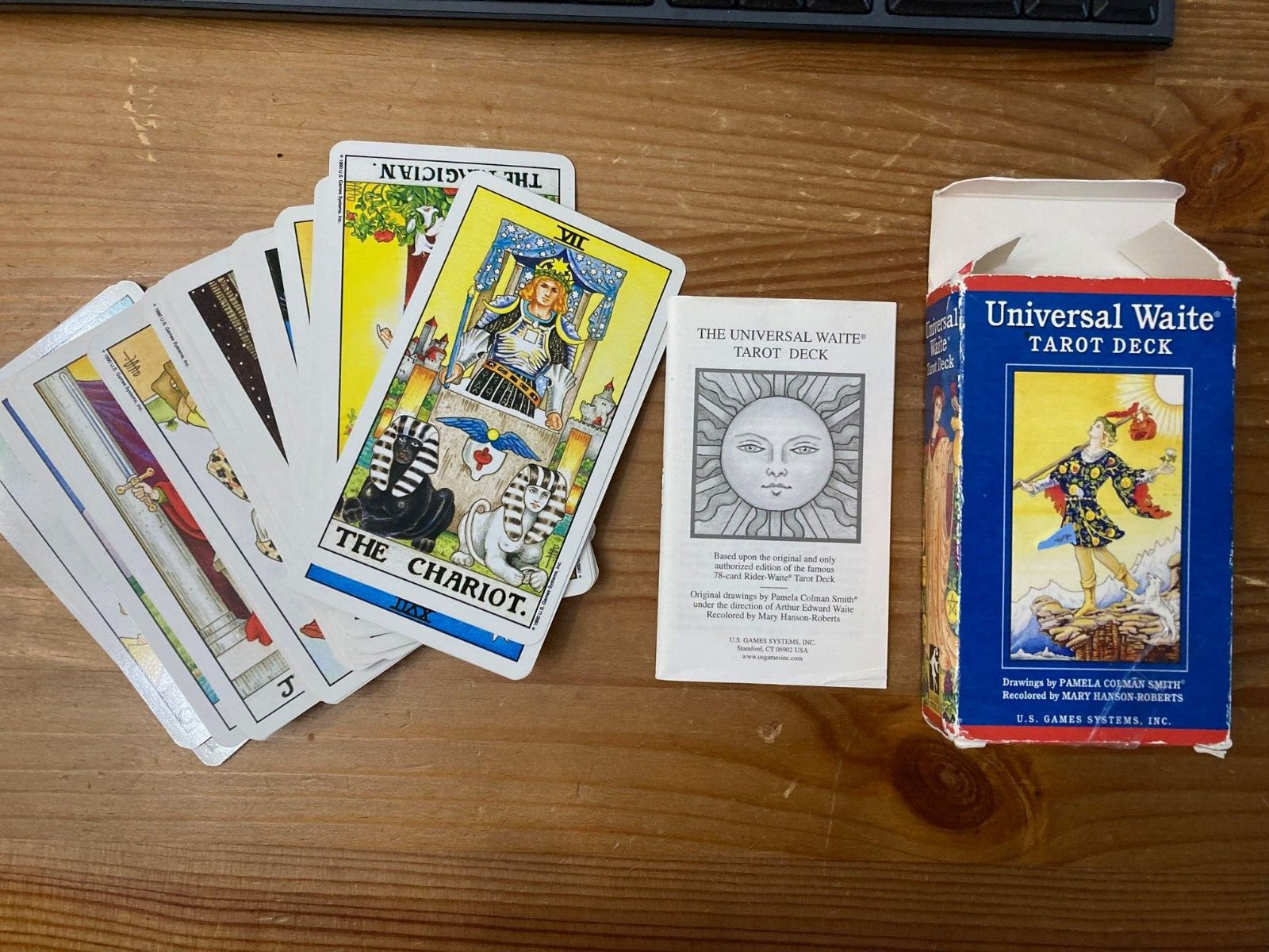 UNIVERSAL WAITE TAROT Deck and Guidebook (U.S. Games Systems, 2004) Preowned