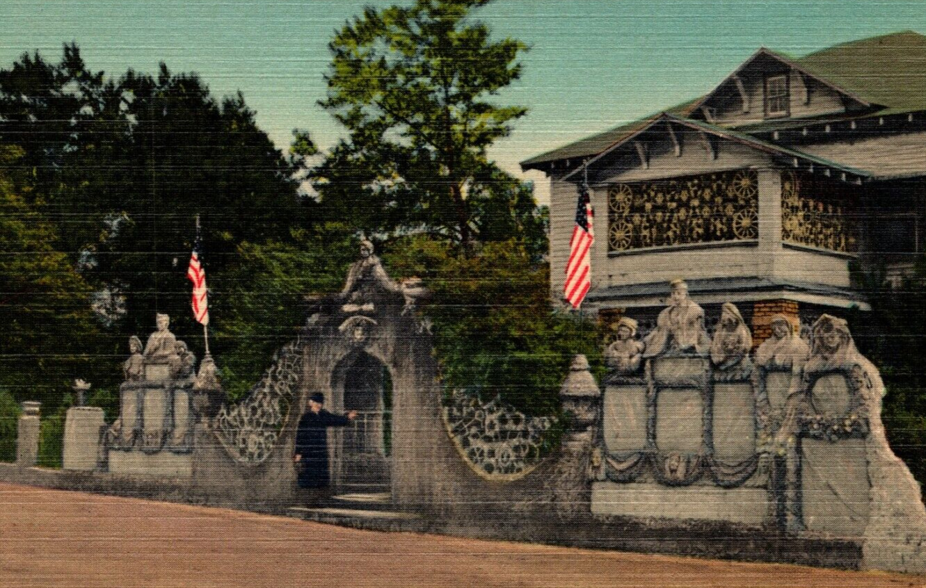Pope Museum Near Cairo Georgia GA Entrance Monuments US Flags VINTAGE Postcard