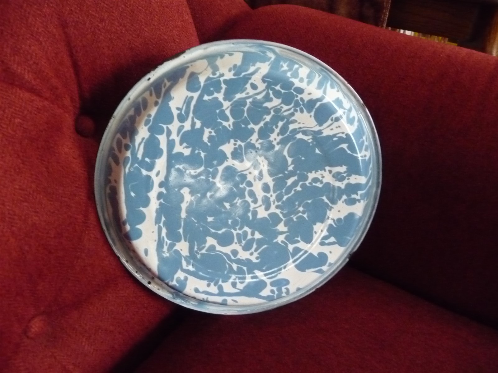 ANTIQUE USA PORCELAIN ENAMEL Medium blue GRANITEWARE SWIRL PIE PAN 