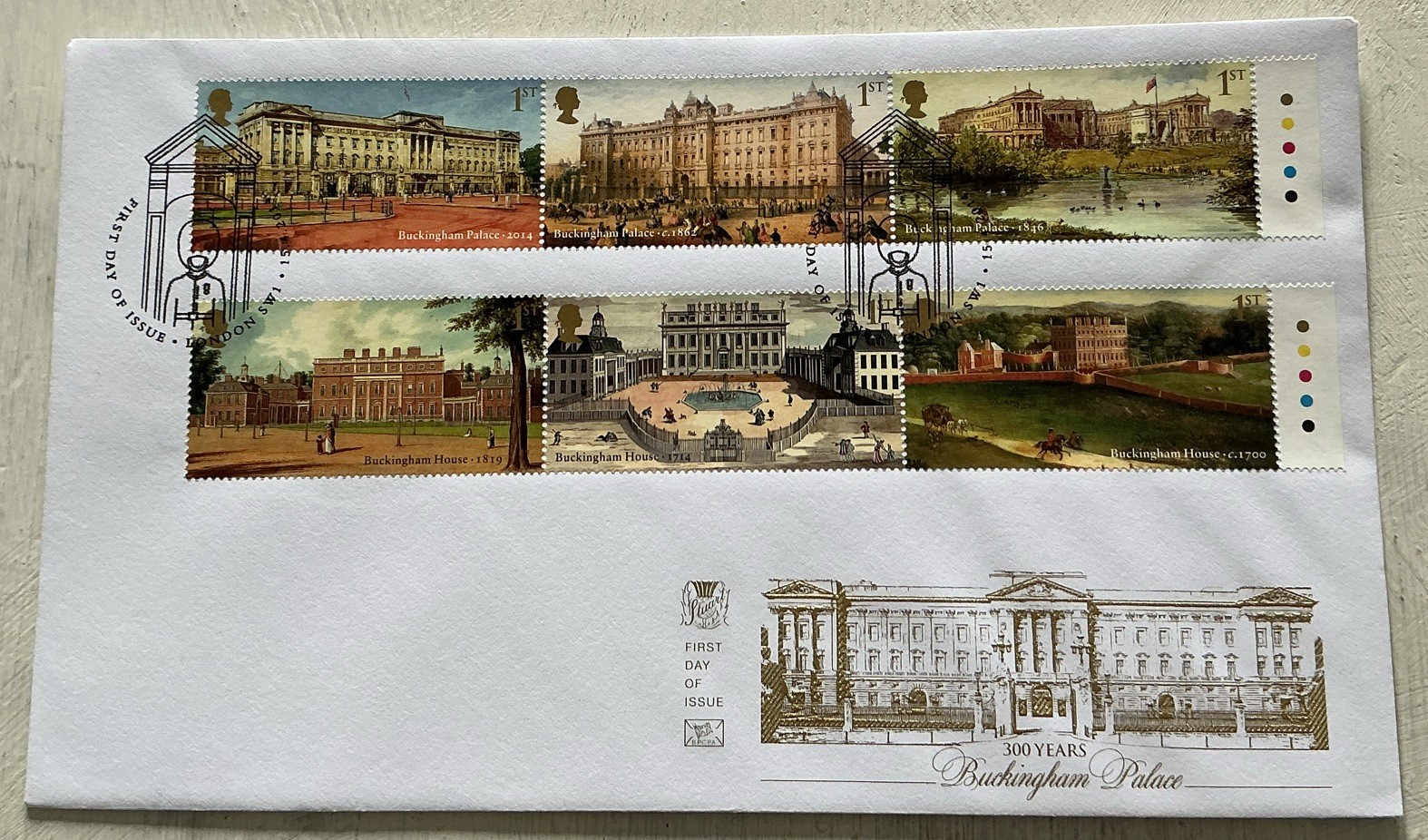 GB QEII 2014 Buckingham Palace Traffic Light Strips Cotswold Embossed FDC London