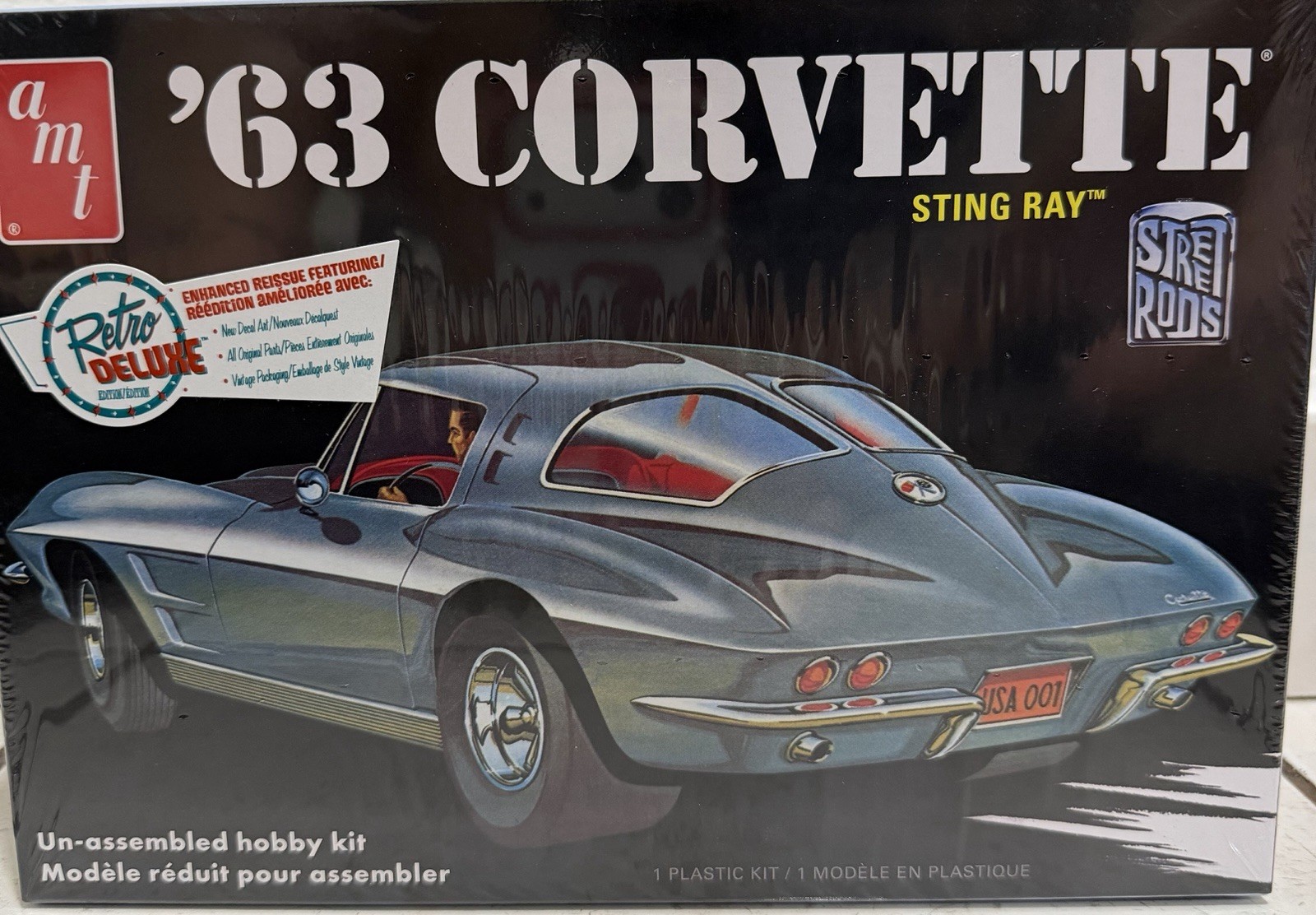 AMT 1963 Corvette Sting Ray 1/25 Retro Deluxe Model Kit