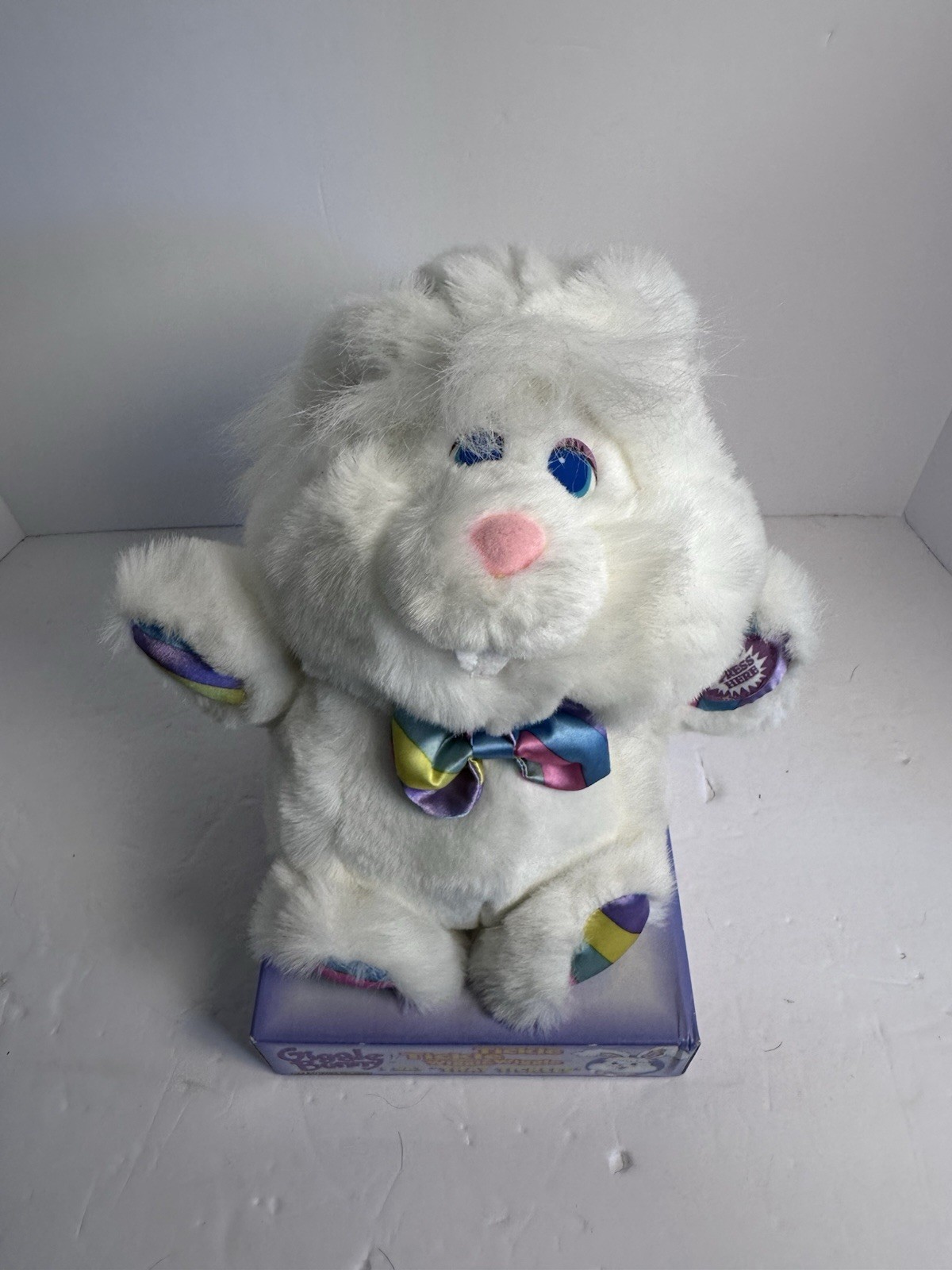 NEW Those Characters /"Giggly Bunny" Giggles Vibrates Light-Up Cheeks 1993 Plush