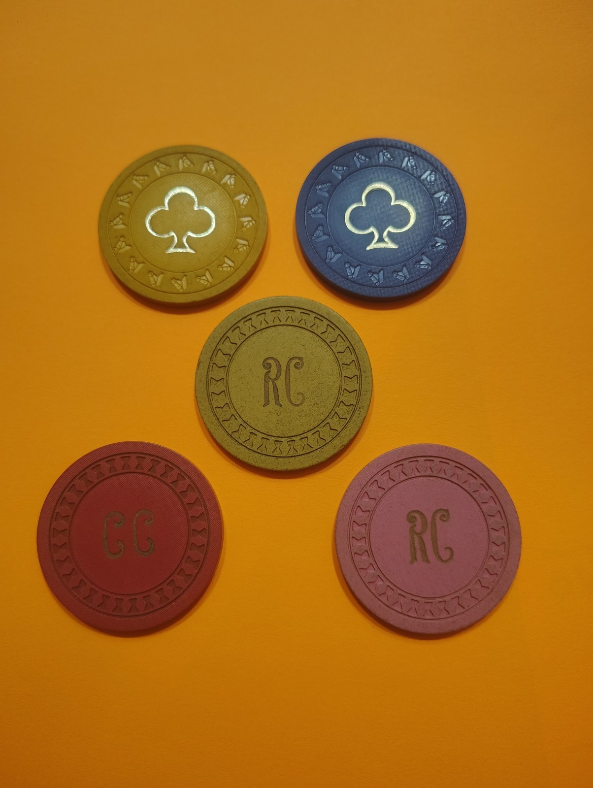 5 VINTAGE CLAY POKER CHIPS ~ ILLEGAL CASINOS  30s - 50s