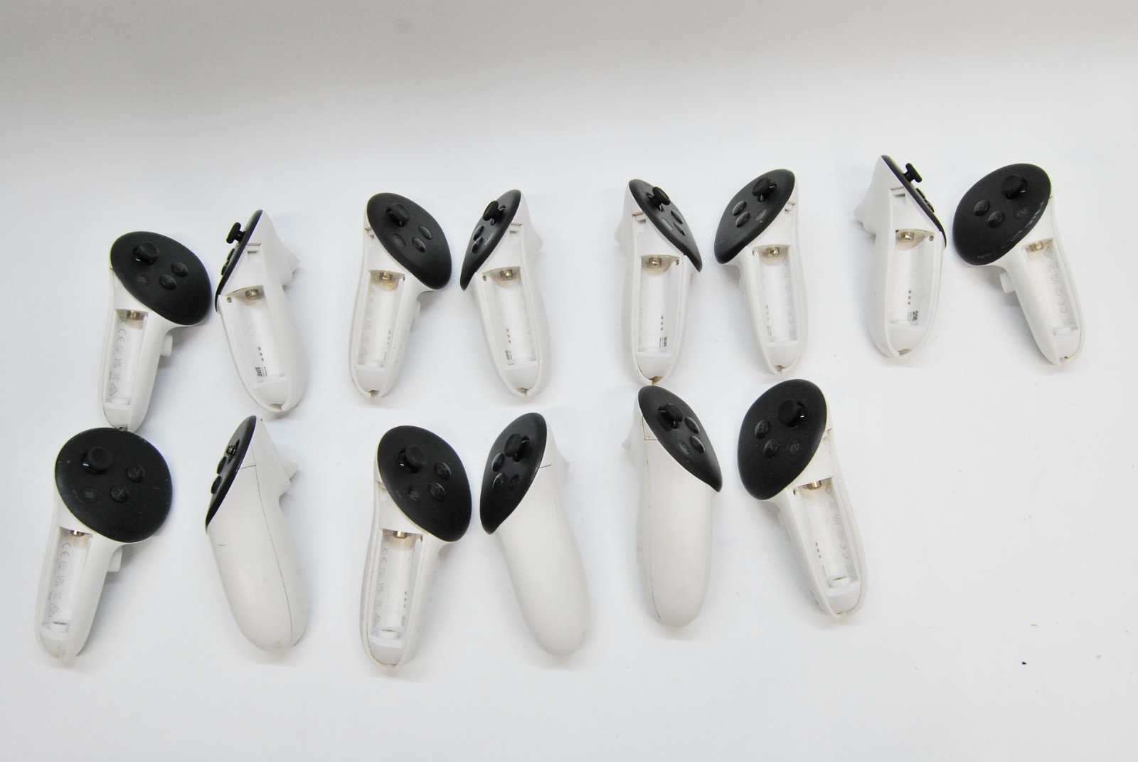 LOT OF 7 (PAIRS) META VR CONTROLERS V6P & S2Y T8-E4