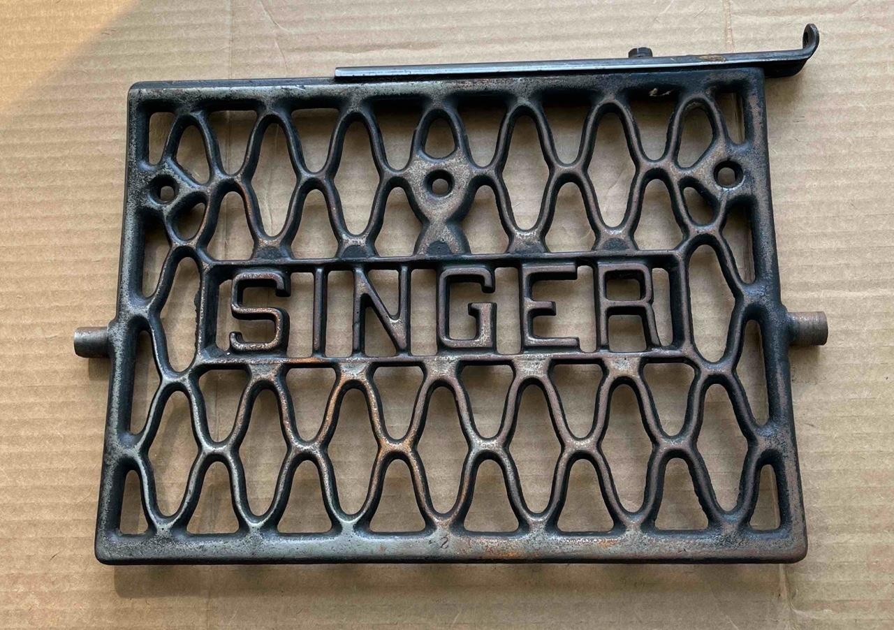 Early 20th Century Antique SINGER Treadle Cast Iron Foot Pedal Steampunk Sewing