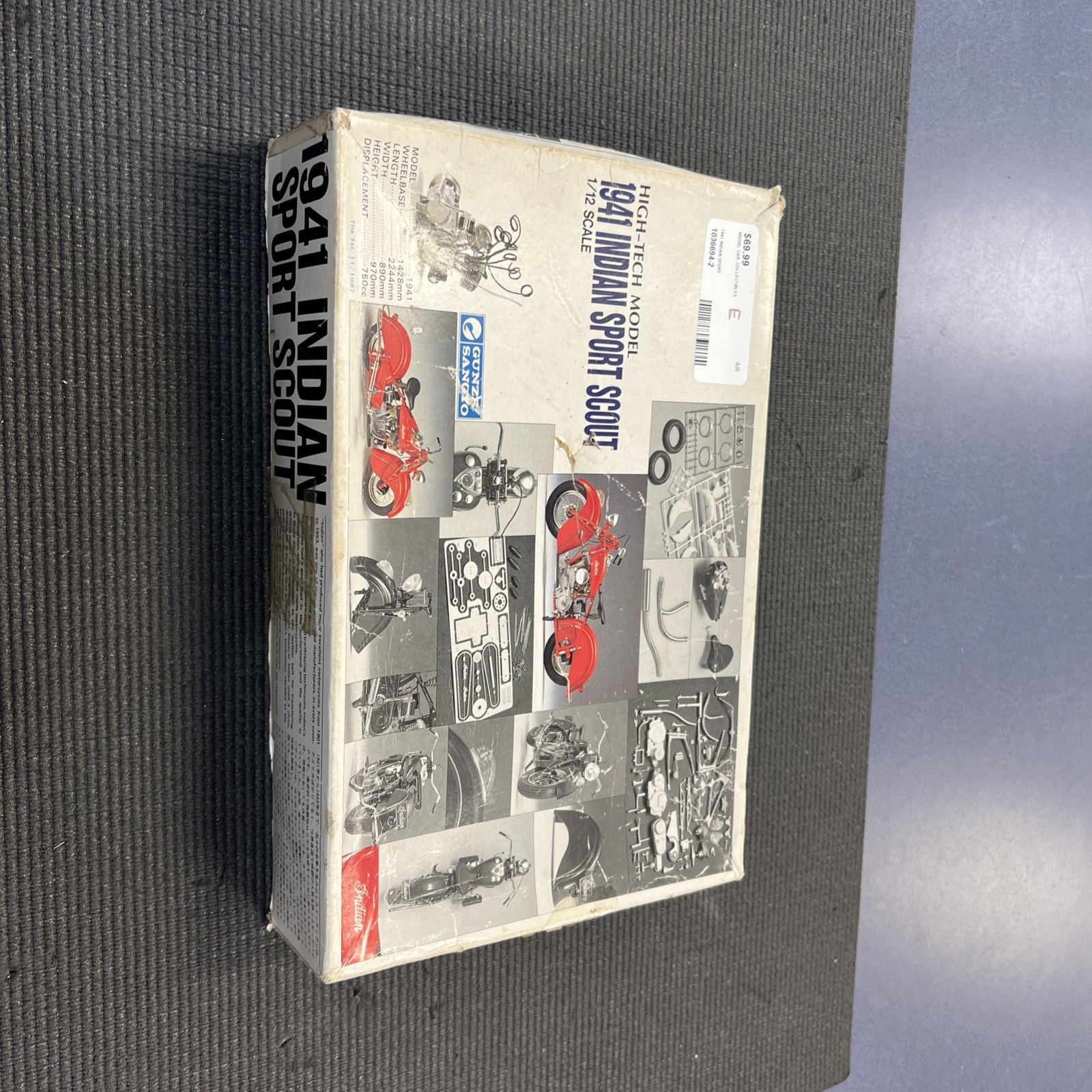 1941 INDIAN SPORT SCOUT 1/12 SCALE MOTORCYCLE MODEL