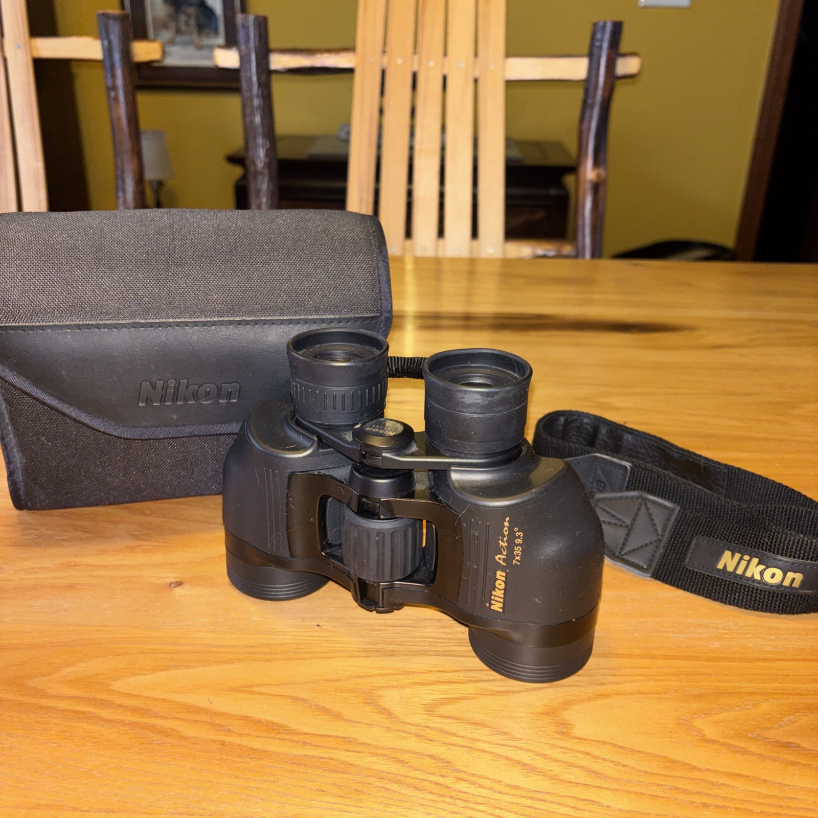 Nikon Action 7x35 9.3° Binoculars w/ Padded Case & Strap. Very Clean!!