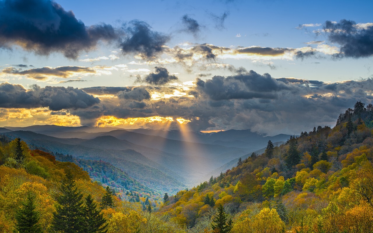 GATLINBURG TOWN SQUARE, DEC 26-JAN 2, 12-26-2026-1-2-2027, 2 BEDROOMS, SLEEPS 8