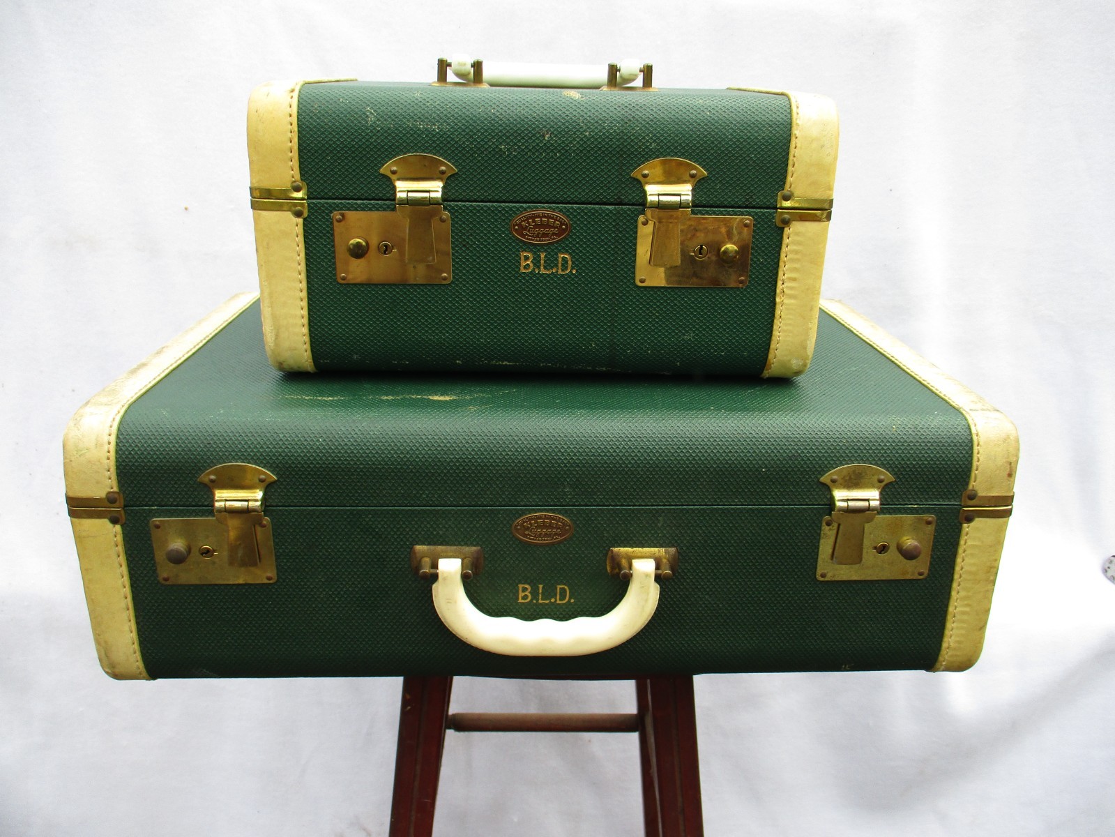 Green Tweed/Leather 2-piece Vintage Suitcase Luggage Set 21x14x7 & 13x9x7
