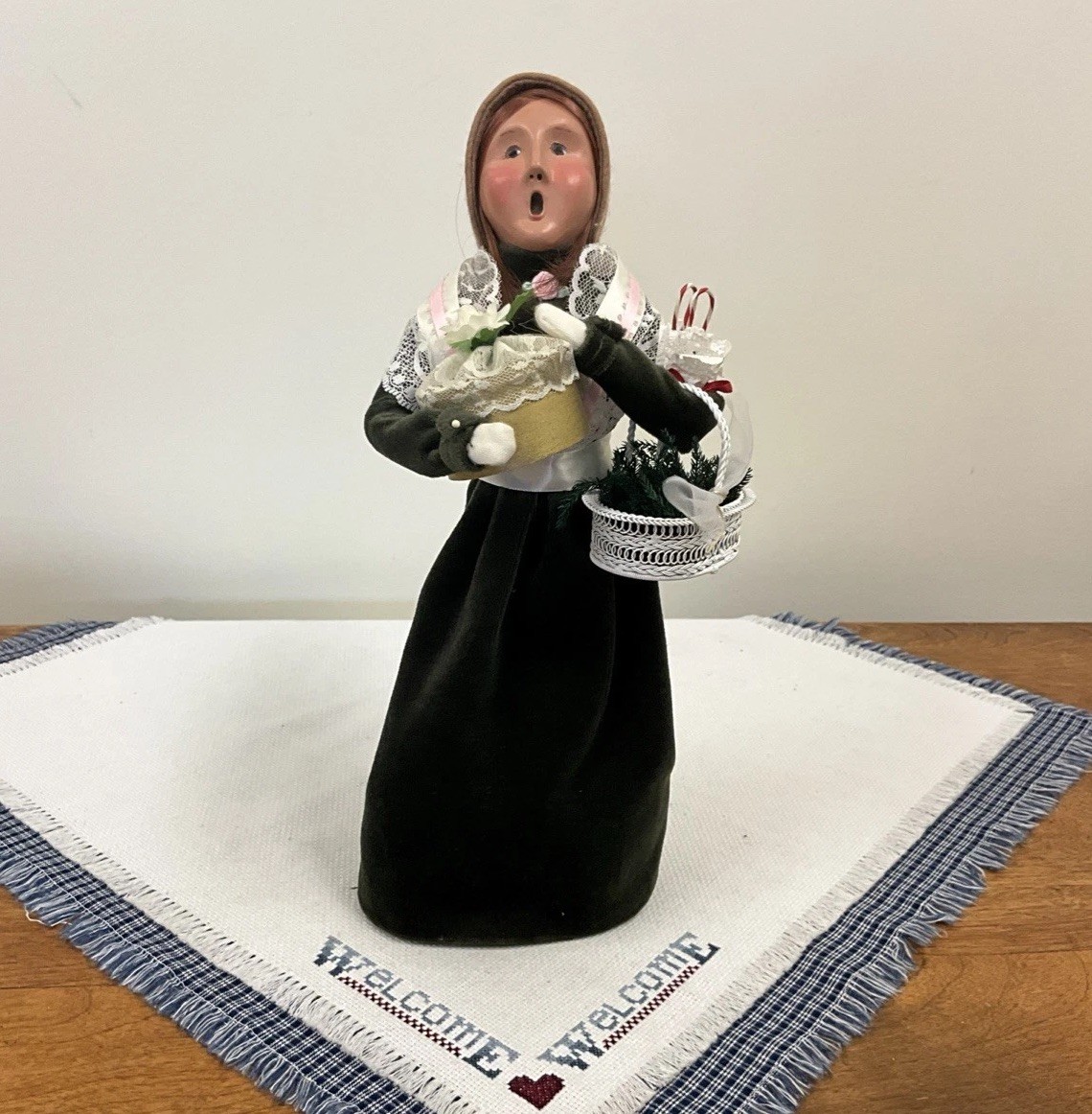 Limited Edition 8/100 Byers Choice Caroler  Victorian Woman Shopper, Signed