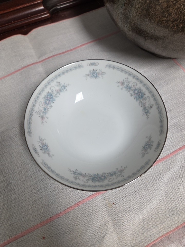 Christine Fine Porcelain China-Japan 6" Soup Cereal Bowl