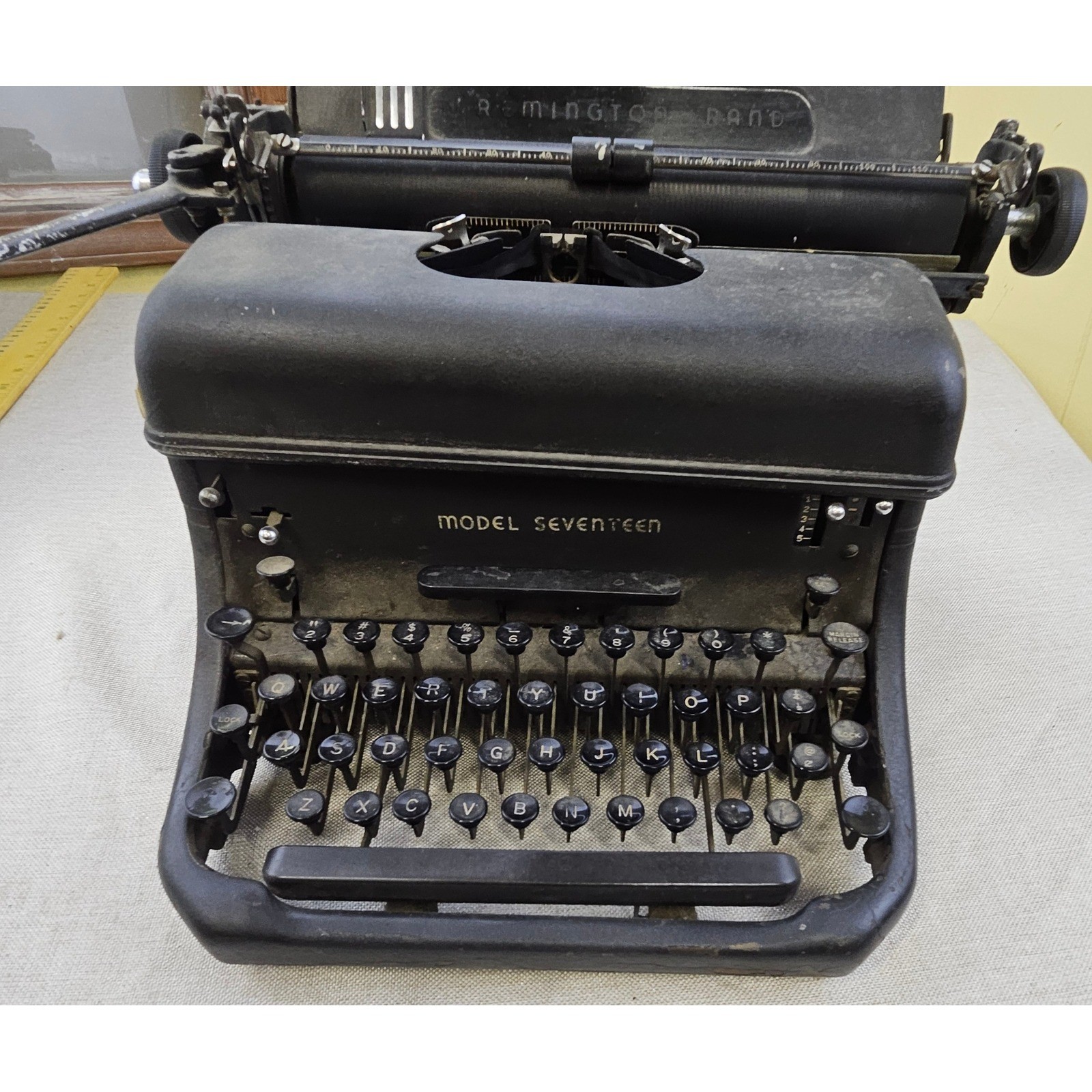 Vintage Remington Rand Model Seventeen Typewriter Black Works