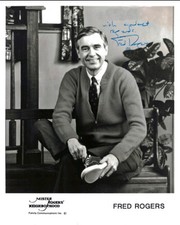 FRED ROGERS Signed AUTO 8X10 Photo Reprint ( Mister Rogers ) FAST FREE SHIPPING 