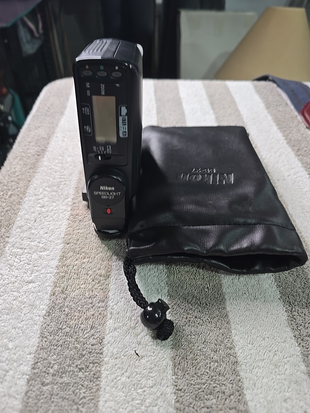 Nikon SB-27 Speedlight Shoes Mount Flash Made In Japan with Case Used