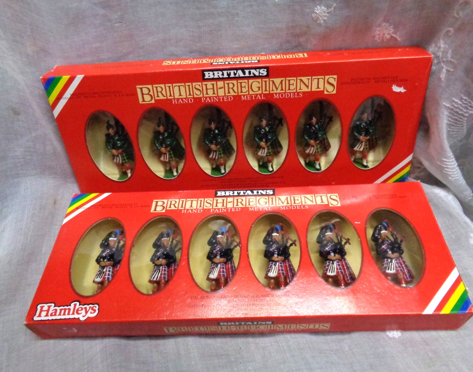 Lot/2 BRITAINS British-Regiments Metal Models 7241 Scots Guard 7242 Highlander