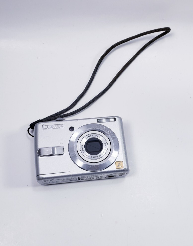 AS IS - Panasonic LUMIX DMC-LS60 6.0 MP digital camera - For Repair Only