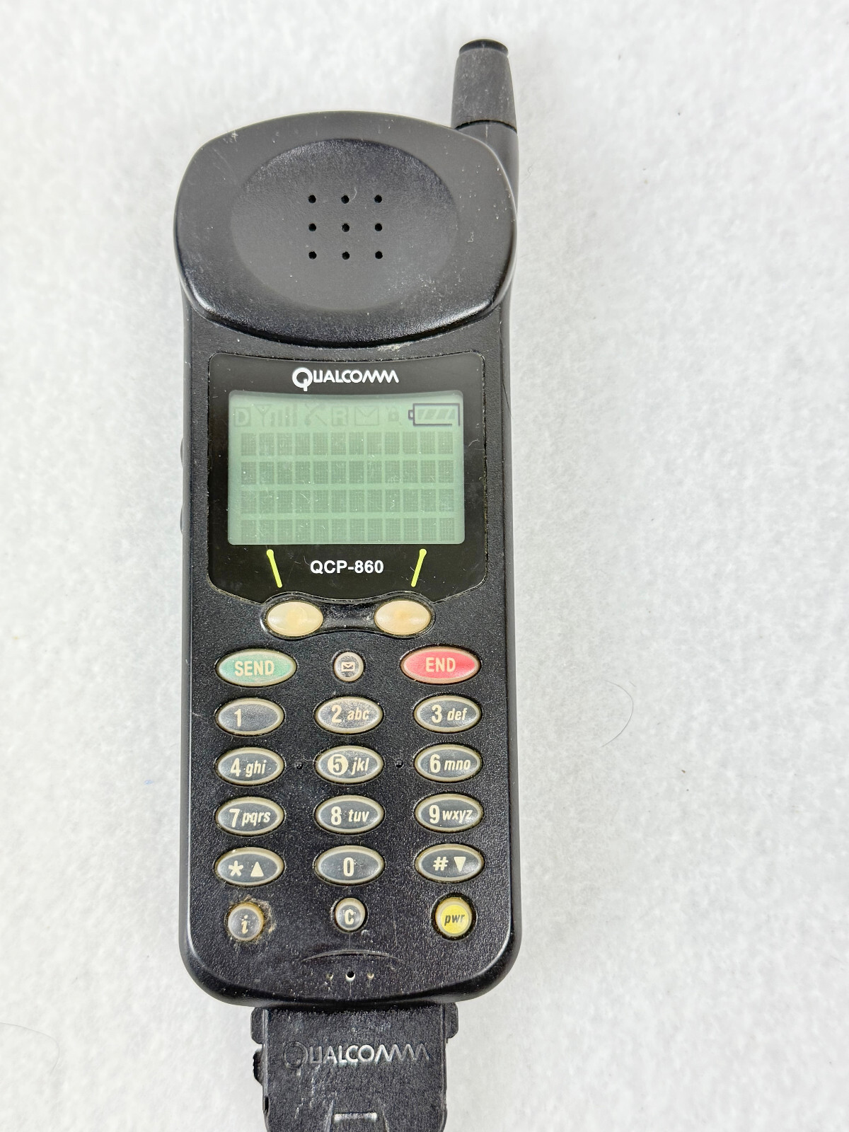 QUALCOMM QCP-860 - CELLULAR PHONE WITH CHARGER - WORKS - NOT TESTED