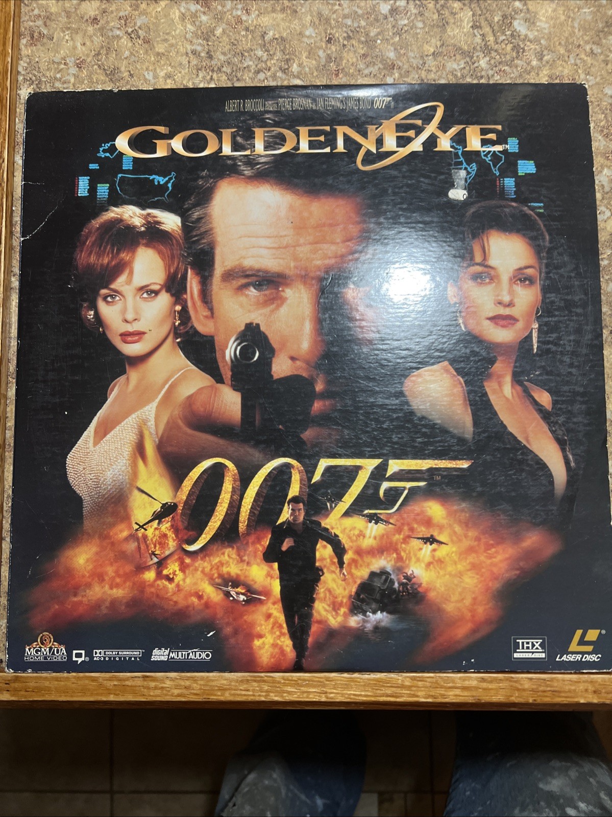 GoldenEye 007  - Laserdisc Letterbox - Pierce Brosnan James Bond - 1995