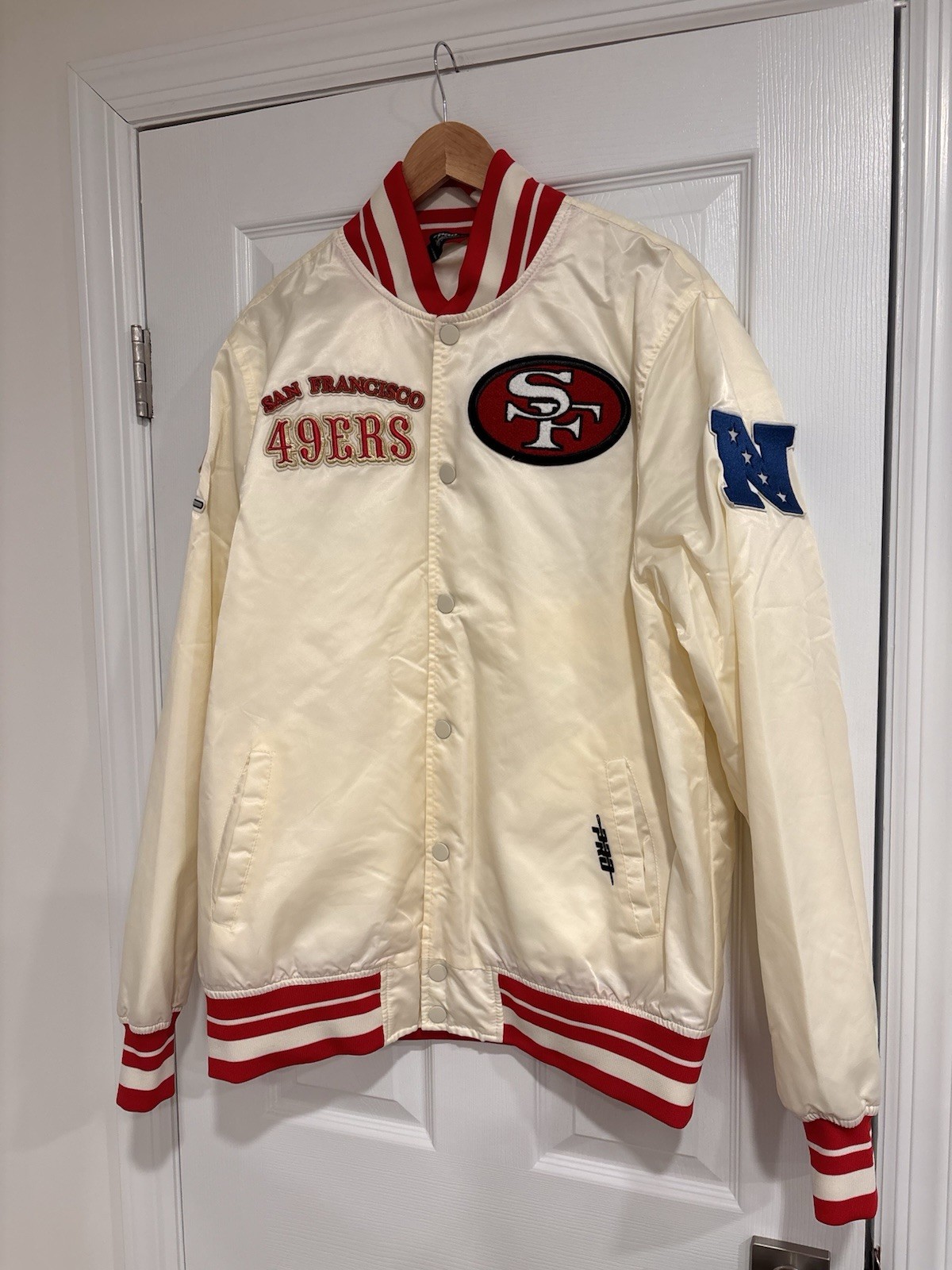 Pro Standard San Francisco 49ers cream satin full-snap varsity jacket size XL
