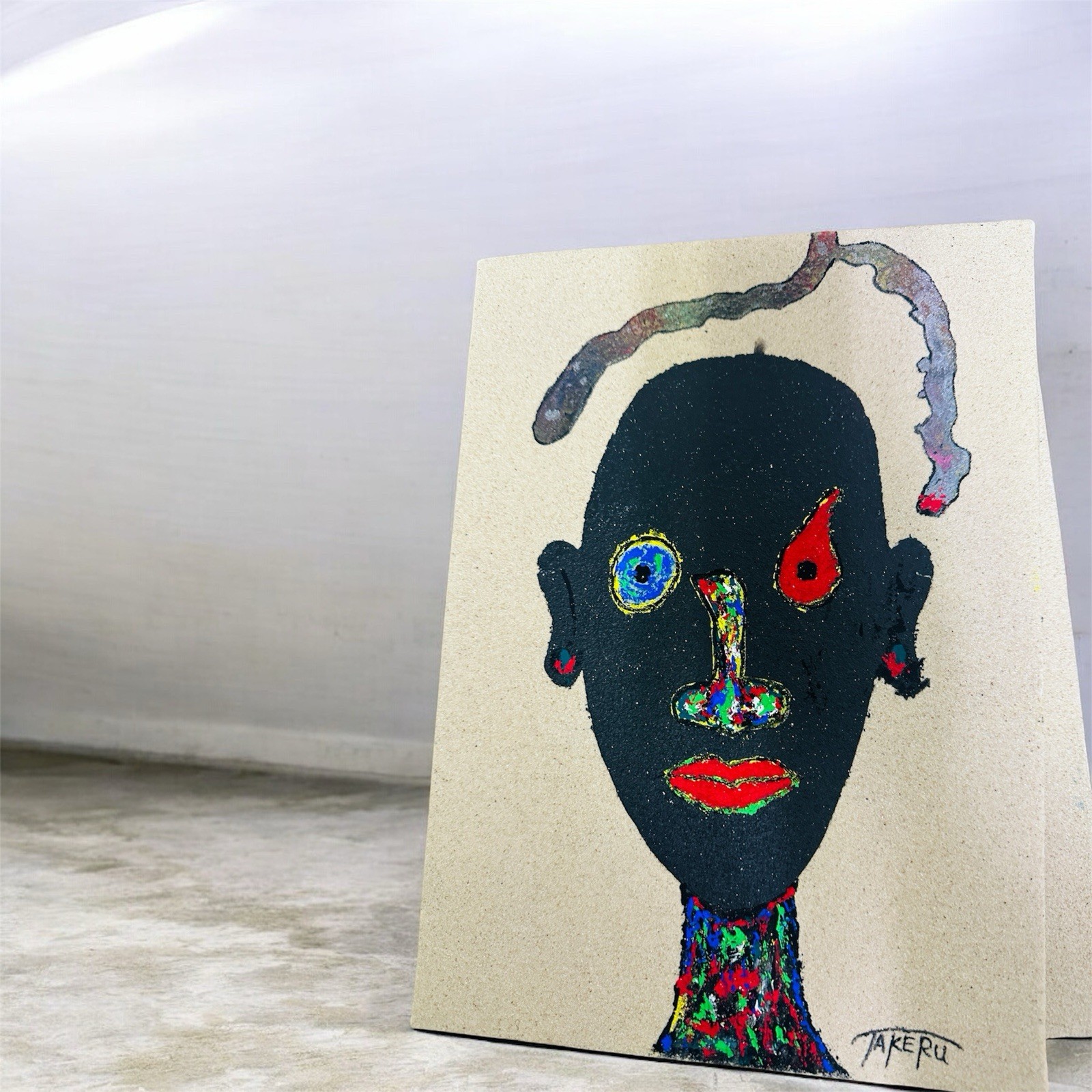 “Dual Gaze – Original Abstract Face Artwork on Sand”