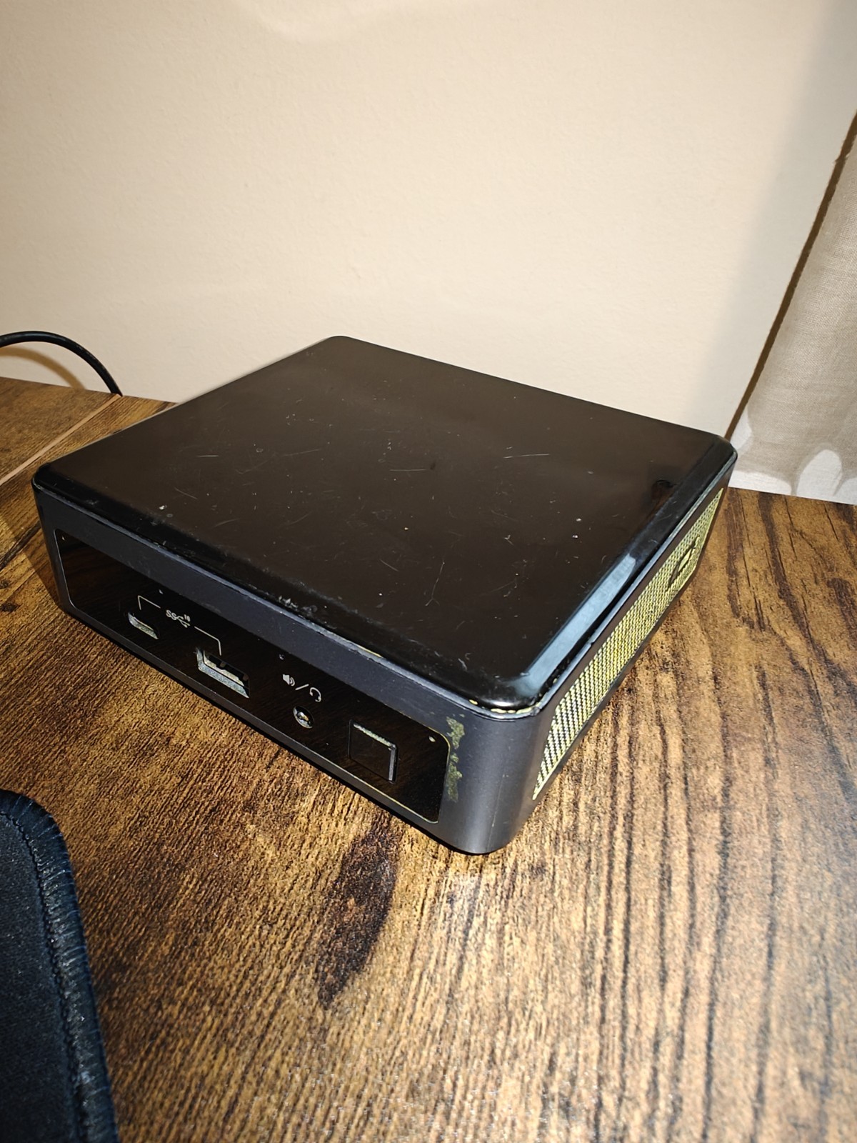 Intel NUC10i5FNK Mini PC, I5 10210U, 16GB RAM, 256GB NVMe, Linux Mint, PSU Incl