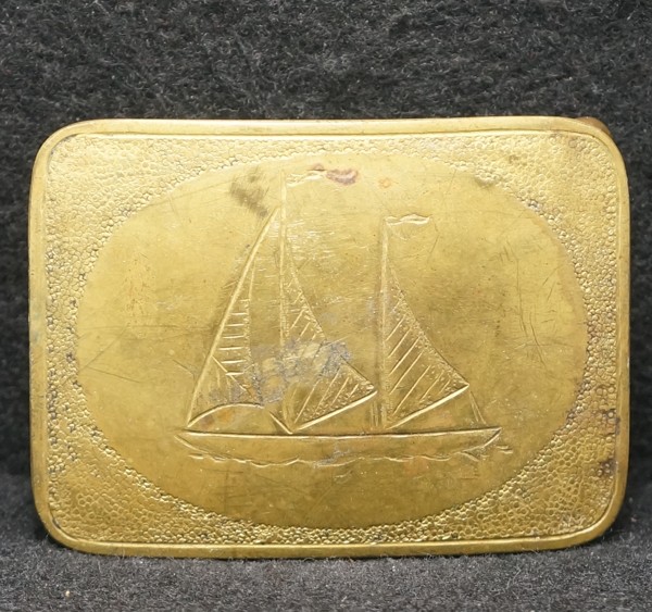 WK21166 VERY COOL VINTAGE 1970s **SAILBOAT** SHIP ARTWORK MENS BRASS BELT BUCKLE
