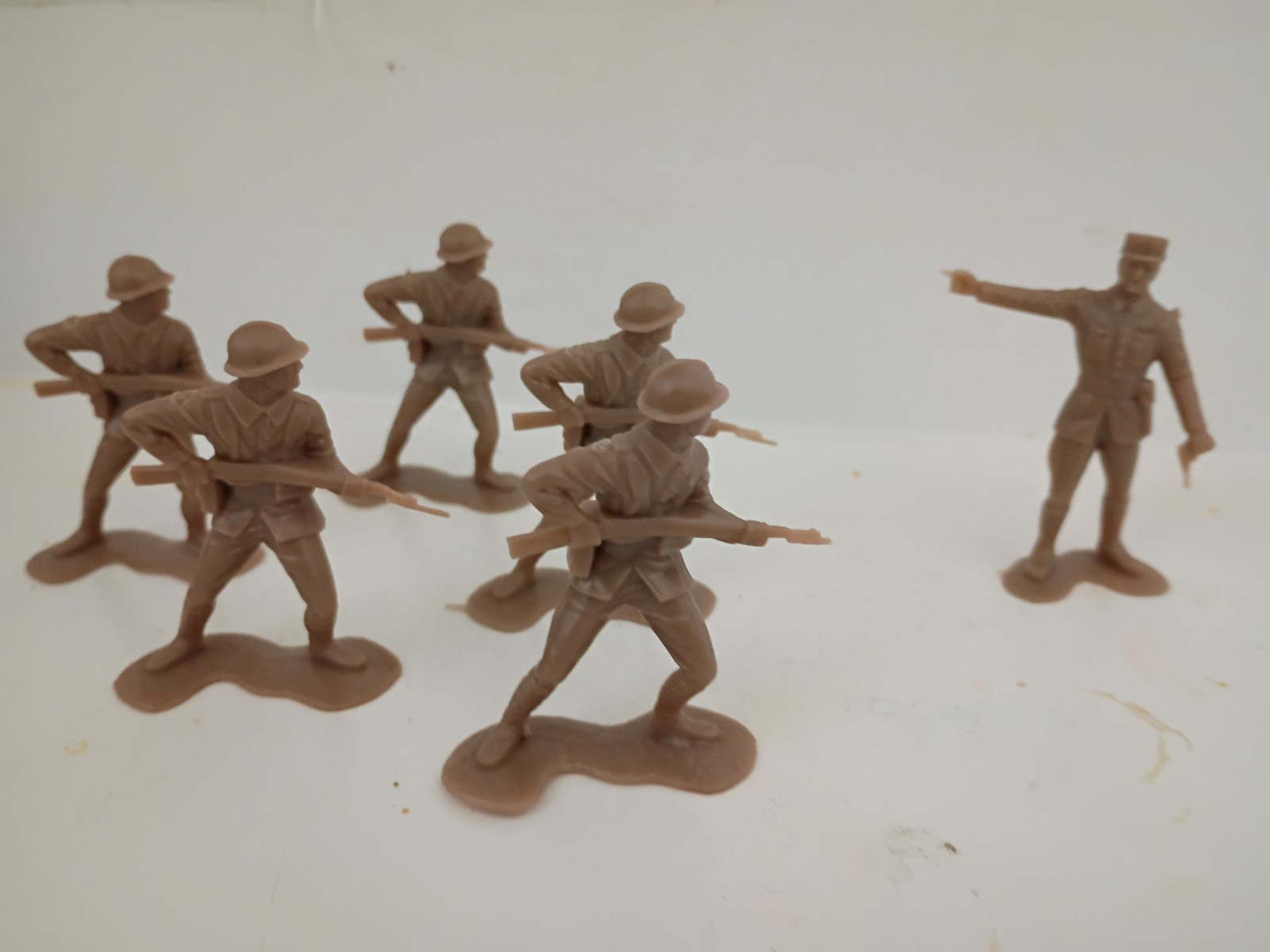 1:32 Marx  Free French soldiers figures WWII army builder lot!