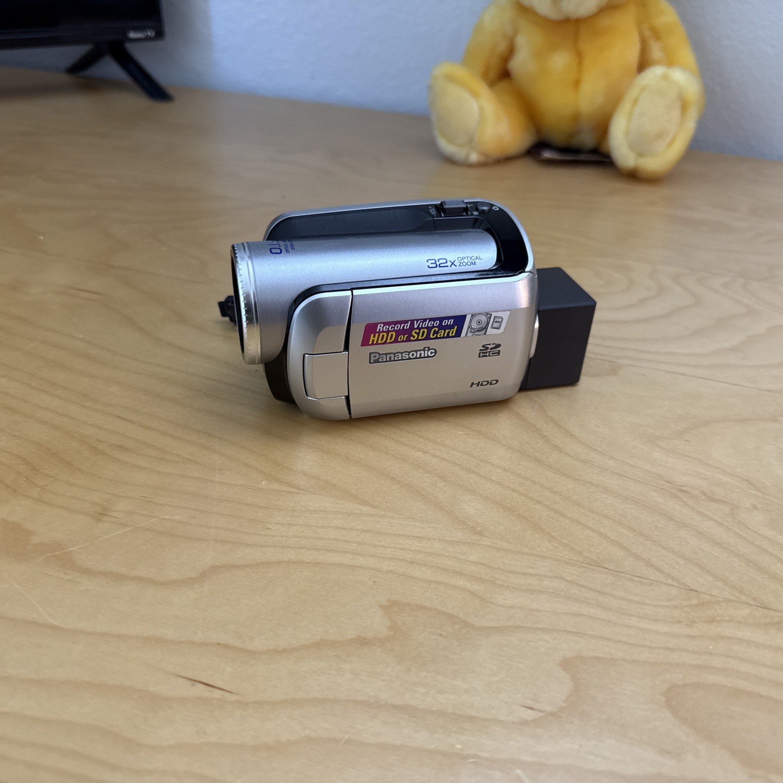 Panasonic Palmcorder SDR-H18 30 GB HDD Digital Camcorder - Silver Working GREAT!