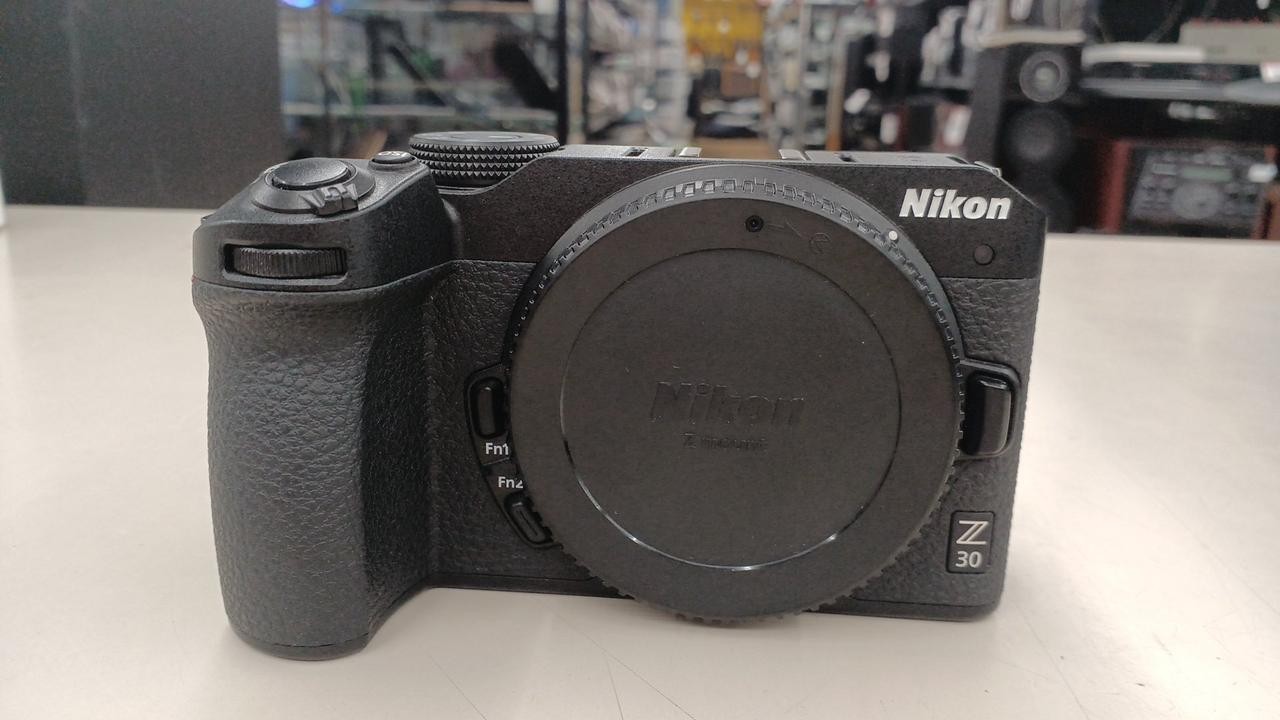 Nikon Z30 Mirrorless Camera Body APS-C 20.88MP Vlog Flip Screen New From Japan