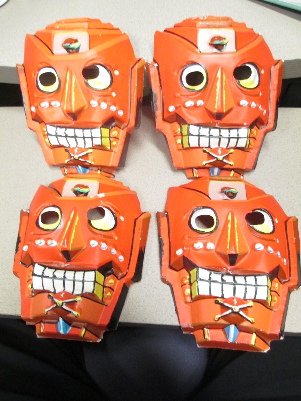 halloween mask ROBOT space monster 1950s (1 item, unused but minor damage)