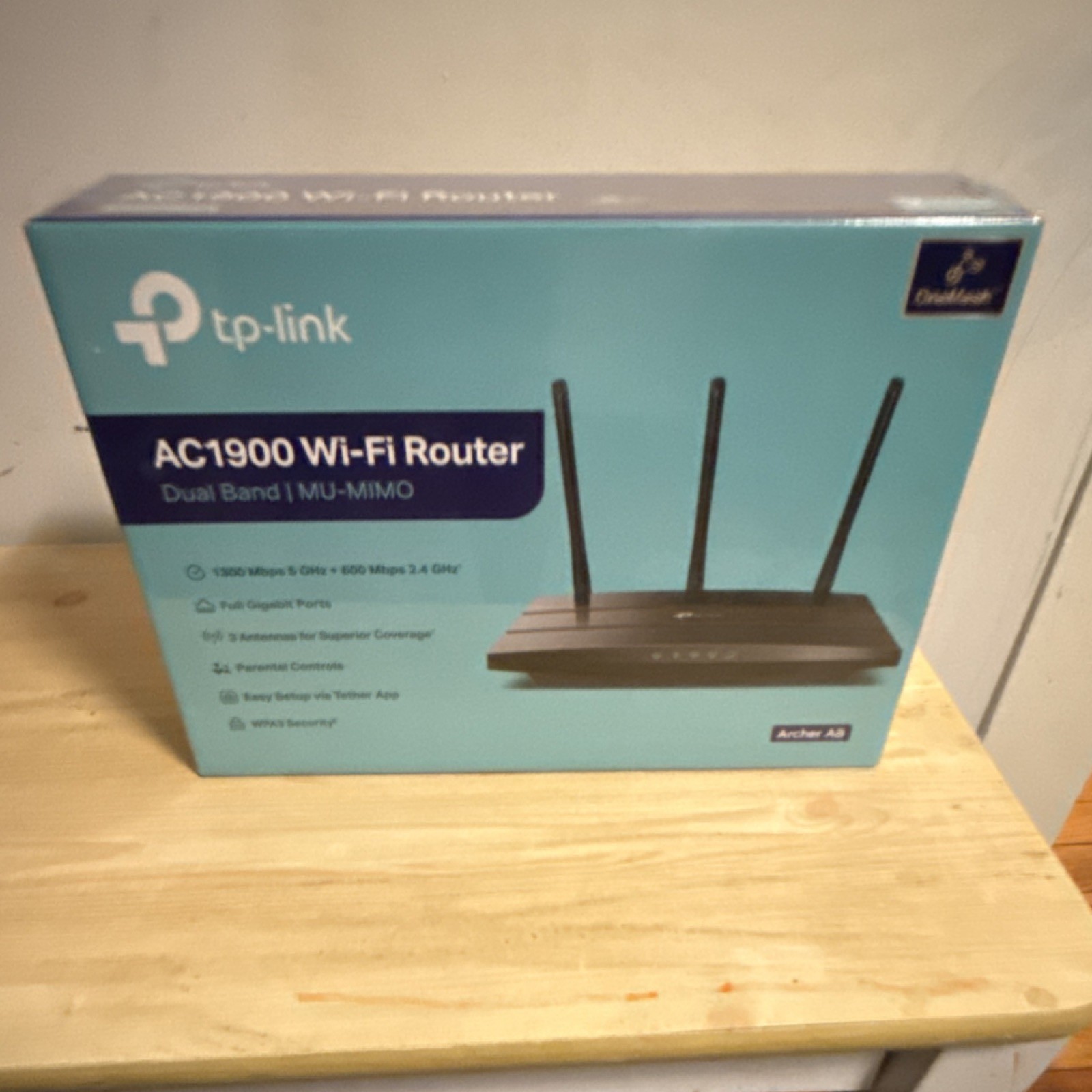 TP-Link Archer A8 AC1900 Dual-Band MU-MIMO Wi-Fi Router 4-Port Ethernet Black