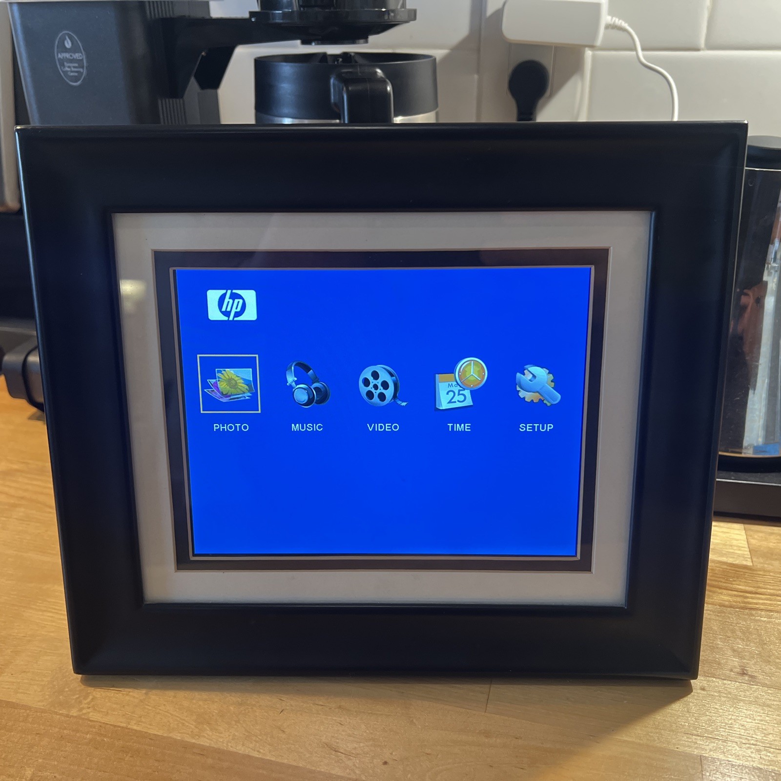 HP df820 LCD Digital Photo Frame Black Beige PictBridge Clock Calendar Nice!