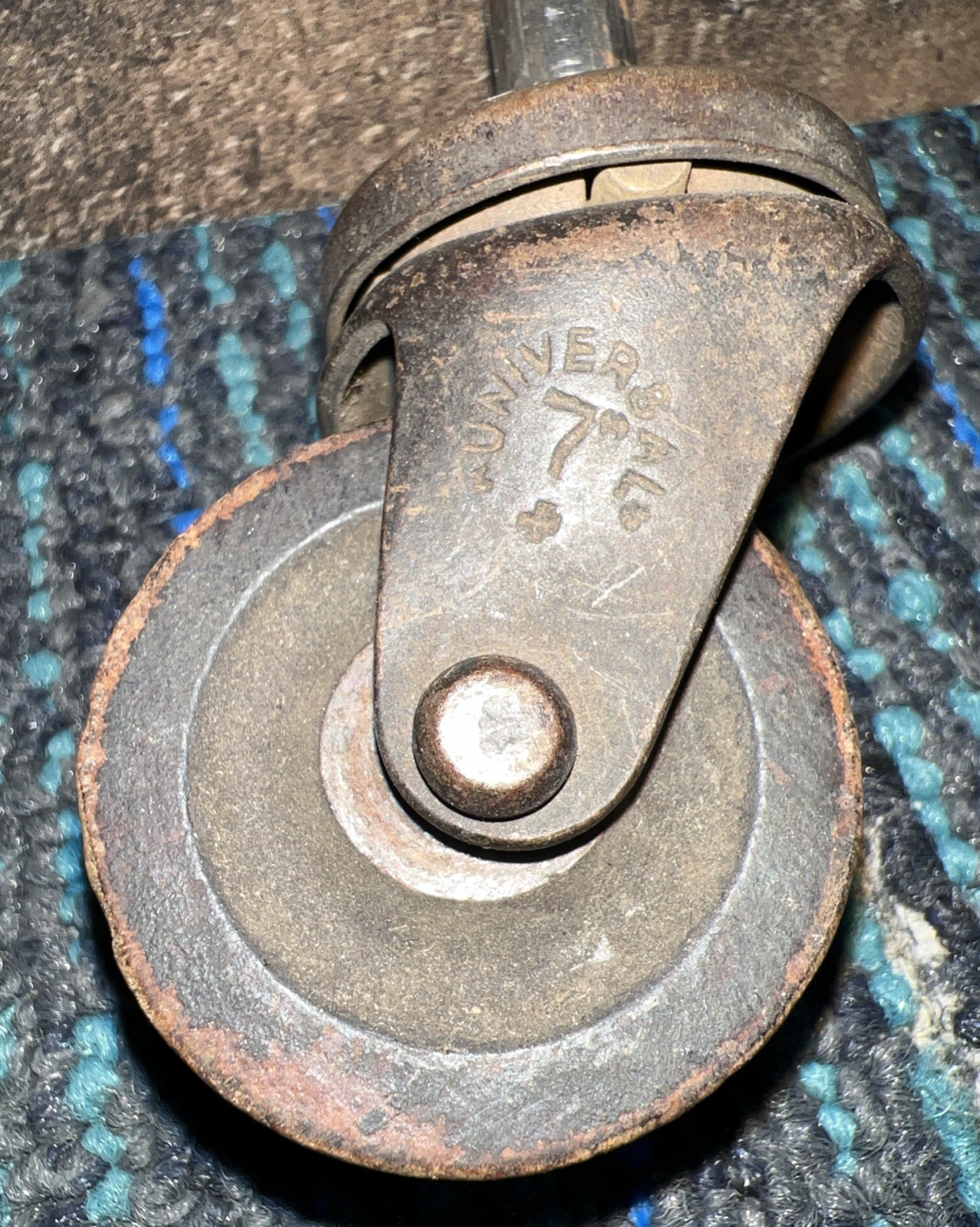 Antique Universal Wooden Wheel Caster 7” Swivel