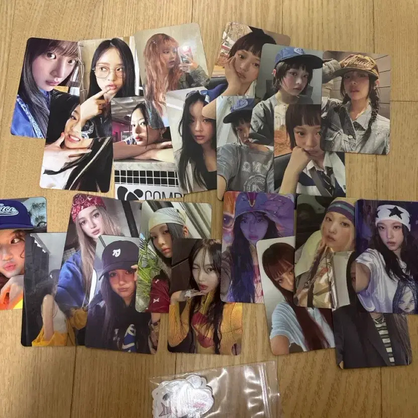 New Jeong Jin's Photo Cards Set with Stickers