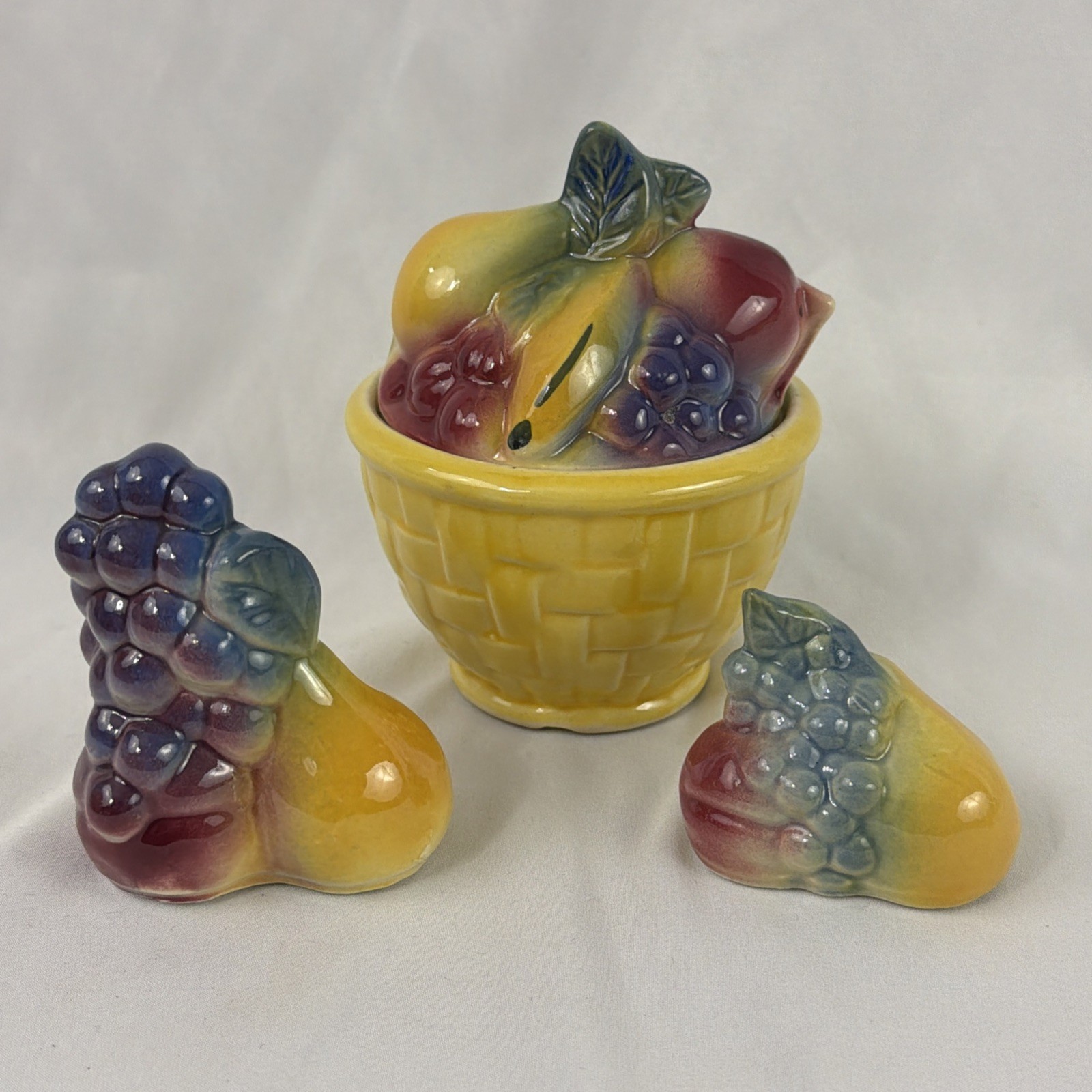Vintage Shawnee Basket Sugar Bowl 81 And Salt & Pepper Shaker Fruit Theme