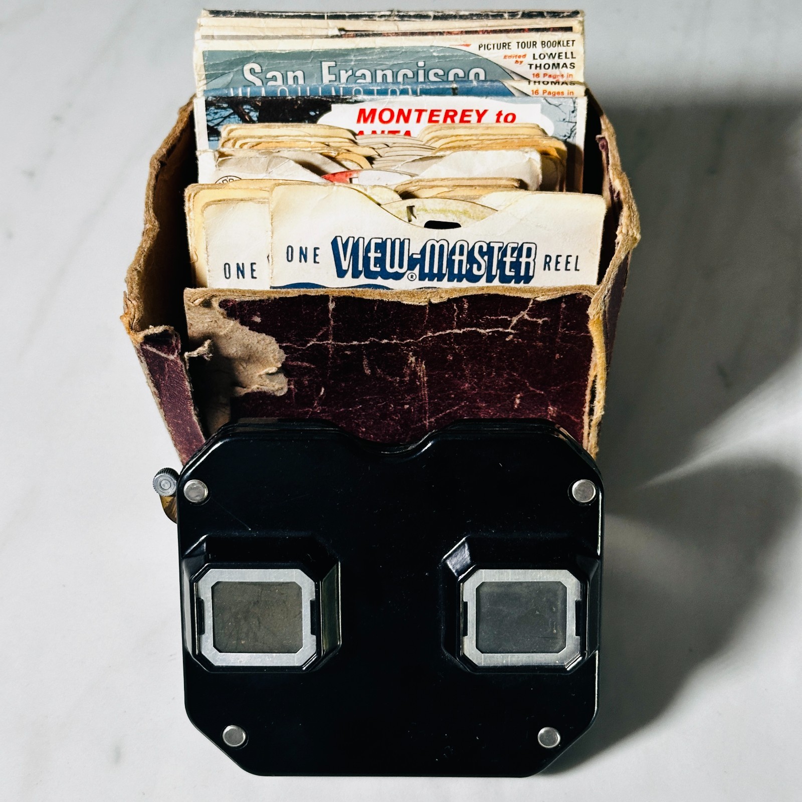 Vtg Black View-Master Viewer -  Lot 34 Reels - Landmarks Lassie Batman Cowboy